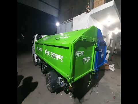 Garbage Pick-Up Vehicle